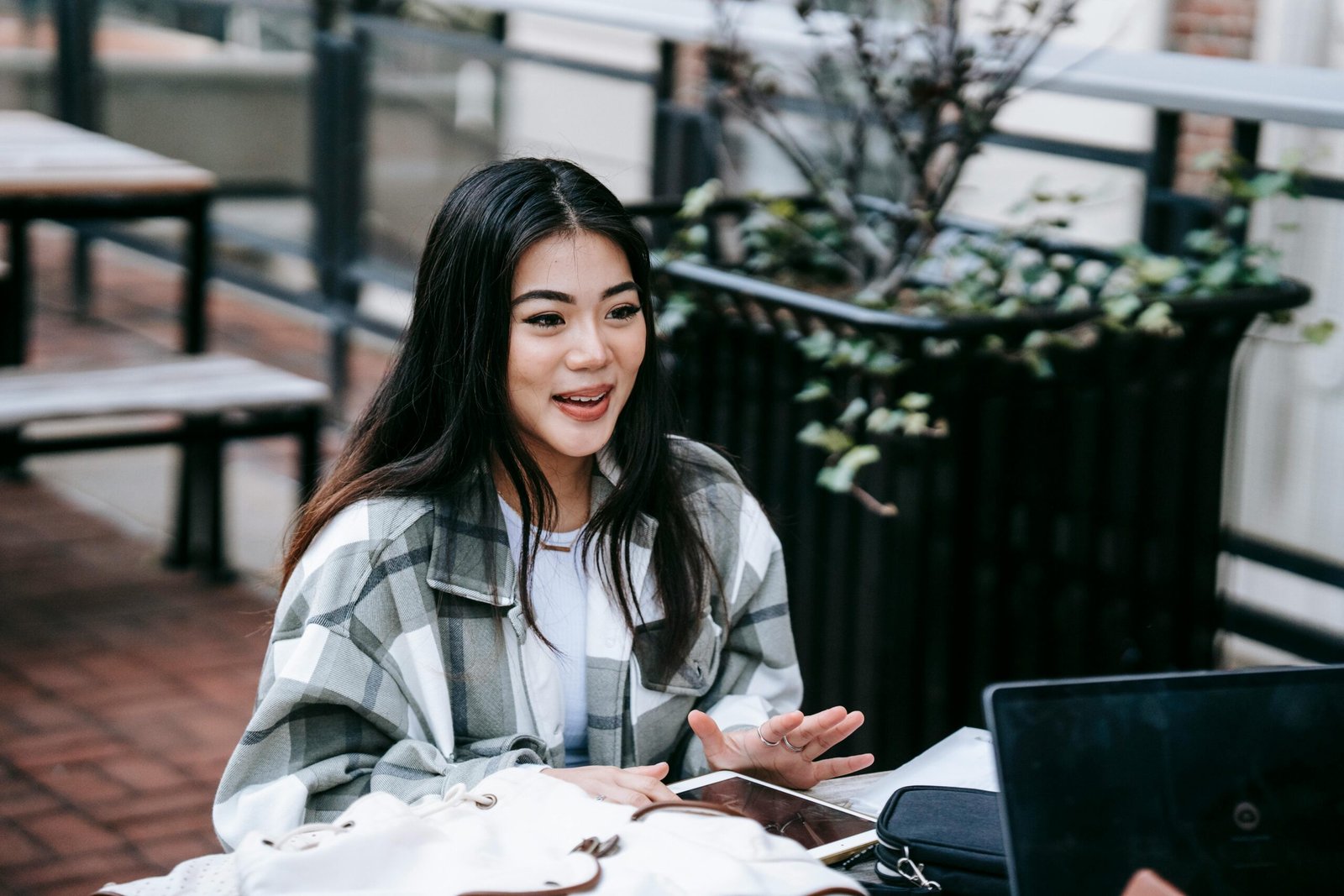 pexels charlotte may 5965541